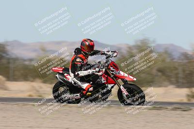 media/Dec-01-2025-Moto Forza (Mon) [[2daa91e15f]]/3-Beginner Group/Session 2 (Turn 7 Inside Pans)/